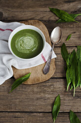 Wild garlic soup on table, close up - CZF000010
