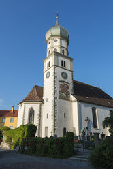 Deutschland, Bayern, Wasserburg, Ansicht der Kirche St. Georg - ELF000371