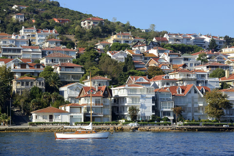 Türkei, Istanbul, Blick auf die Insel Kinaliada, lizenzfreies Stockfoto