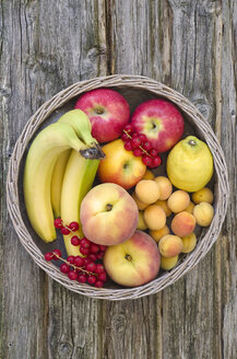 Basket filled with fruits, close up - OD000312