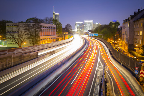 Deutschland, Nordrhein-Westfalen, Essen, Autobahn, lizenzfreies Stockfoto