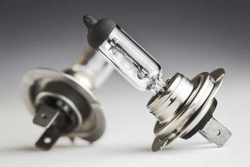 Automobile lamps on plain background, close up - CPF000017
