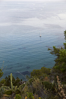 Spain, View of boat at Little bay - TKF000147