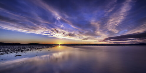 Schottland, Edinburgh, Blick auf den Strand bei Sonnenuntergang - SMAF000176