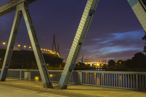 Deutschland, Hamburg, Ansicht der Balkenbrücke an der Kohlbrandbrücke - NKF000030