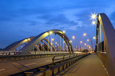 Germany, Hamburg, View of train bridge - NKF000029