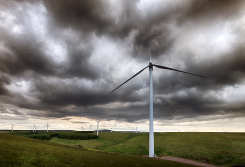 Vereinigtes Königreich, Schottland, Blick auf eine Windkraftanlage in Dunbar, lizenzfreies Stockfoto