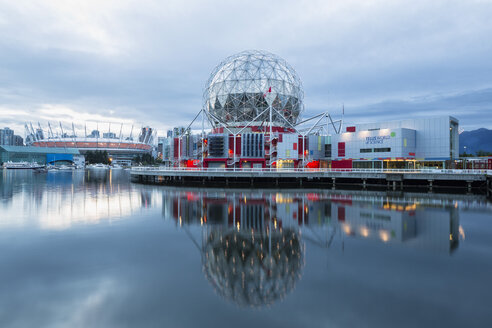 Kanada, Britisch-Kolumbien, Vancouver, Telus Worl of Science in False Creek - FOF005158