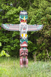 Kanada, Britisch-Kolumbien, Vancouver, Totempfahl im Stanley Park - FOF005164