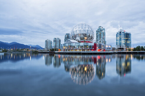 Kanada, Britisch-Kolumbien, Vancouver, Telus Worl of Science in False Creek - FOF005209