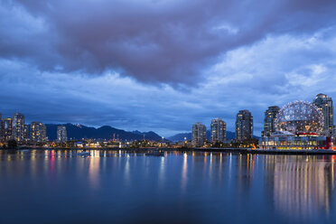 Canada, Skyline of Vancouver at night with TELUS World of Science - FOF005178