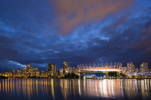 Canada, Skyline of Vancouver at night with BC Place Stadium and Plaza of Nations - FOF005219