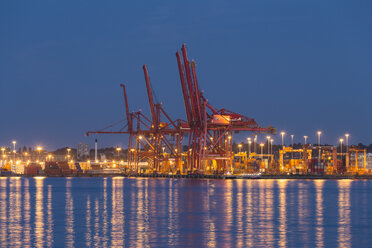 Kanada, Hafen von Vancouver bei Nacht - FOF005184