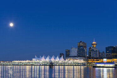 Canada, Skyline of Vancouver at night - FOF005242