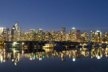 Canada, Vancouver, Marina with ships and skyline at night - FOF005215