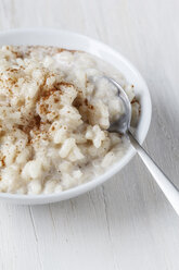 Rice pudding in bowl, close up - EVGF000195