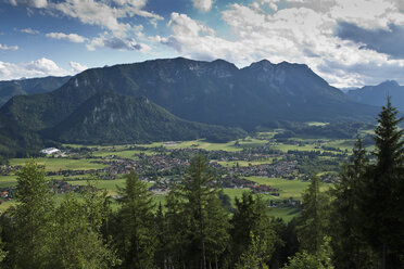 Deutschland, Bayern, Chiemgau, Blick auf Inzell - FF001369