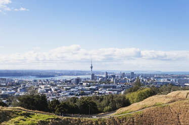Neuseeland, Skyline von Auckland vom Mount Eden aus gesehen - GW002393