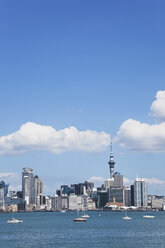 Neuseeland, Skyline von Auckland von North Shore aus gesehen - GW002396