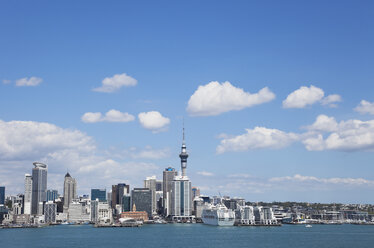 Neuseeland, Skyline von Auckland von North Shore aus gesehen - GW002397