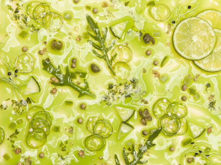 Surface of green sauce, close-up - CHF000064