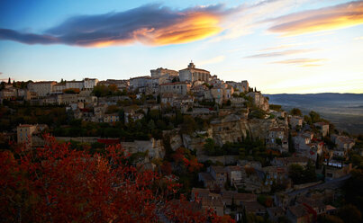 France, View of town - DHL000049