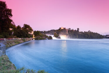 Schweiz, Schaffhausen, Blick auf den Rheinfall in Schaffhausen - MSF002980