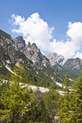 Italy, South Tyrol, Dolomites, Fanes-Sennes-Prags Nature Park, mountains at Seekofel - UM000637