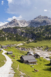 Italien, Südtirol, Dolomiten, Naturpark Fanes-Sennes-Prags, Blick auf Fodara Vedla - UM000646