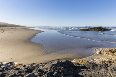 Canada, British Columbia, Vancouver Island, Pacific Rim National Park Reserve of Canada, Combers Beach - FOF005301