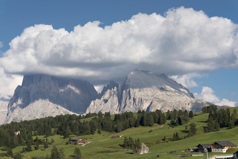 Italien, Südtirol, Seiseralm, Plattkofel und Langkofel - HL000217