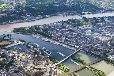 Deutschland, Rheinland-Pfalz, Zusammenfluss von Rhein und Mosel bei Koblenz, Luftbild - CSF019953