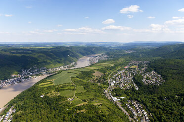 Germany, Rhineland-Palatinate, View of Kamp-Bornhofen and Buchenau at River Rhine, aerial photo - CSF019989