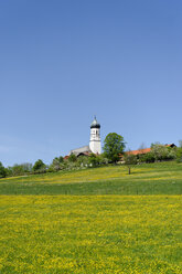 Deutschland, Oberbayern, Tölzer Land, Gaissach mit der Pfarrkirche St. Michael - LB000269