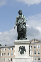 Österreich, Salzburg, Mozart-Denkmal, Mozartplatz - LB000271