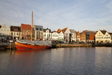 Germany, Husum, harbour - WI000051