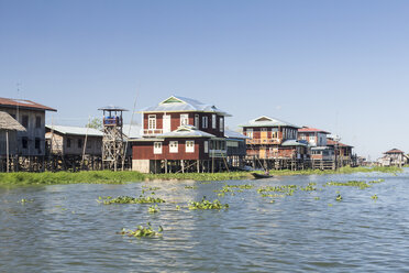 Burma, Lake Inle, fishing village - DR000211