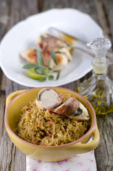 Chicken roulade with bacon and sage and Madras curry with basmati rice - ODF000501