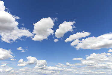 Deutschland, Nordrhein-Westfalen, Himmel mit Wolken - CSF020028