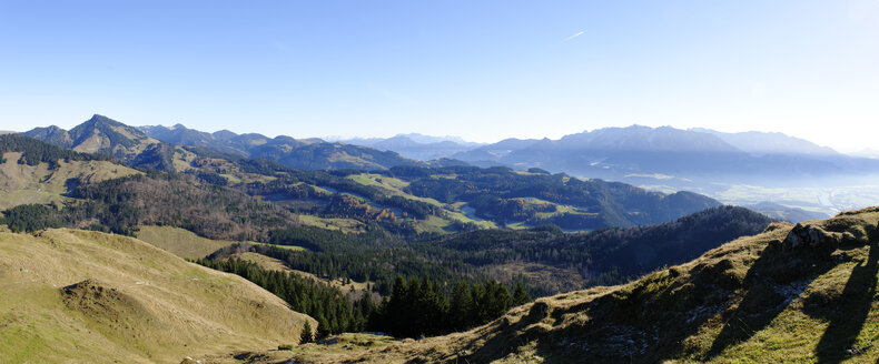 Österreich, Tirol, Inntal, Blick vom Kranzhorn zum Spitzstein, die Berge um Reit im Winkl, Zahmer Kaiser, Wilder Kaiser - LB000258