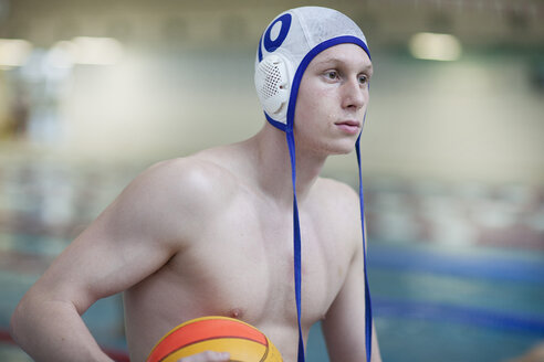 Wasserballspieler außerhalb des Schwimmbeckens - SEF000057