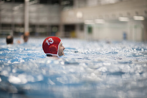 Wasserballspieler im Wasser - SEF000070