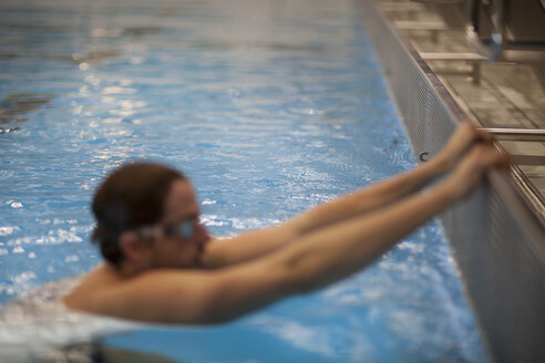 Rückenschwimmer am Start - SEF000086