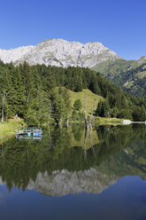 Österreich, Kärnten, Karnische Alpen, Cellonsee mit Mooskofel - SIEF004456