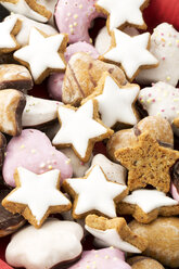 Christmas cookies, close-up - MAEF007306