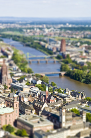 Deutschland, Hessen, Frankfurt, Tilft-shift Ansicht der Stadt mit Main, lizenzfreies Stockfoto