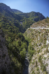 Frankreich, Alpes-de-Haute-Provence, Route Napoleon bei Entrevaux - DHL000090