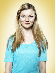 Portrait of female teenager, studio shot - STKF000369