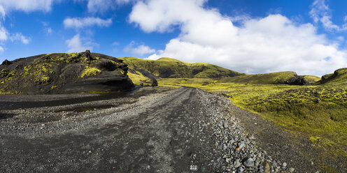 Iceland, Sudurland, Landmannalauger, Street through volcanic highland - STSF000178