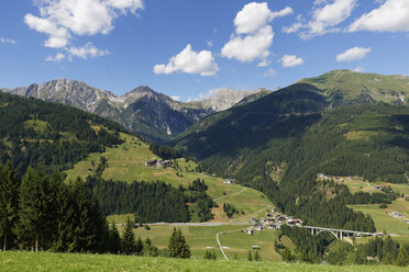 Österreich, Kärnten, Karnische Alpen, Leschatal, Dorf Xaverlberg - SIEF004493